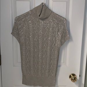Gap short-sleeve sweater silver Large ,runs small